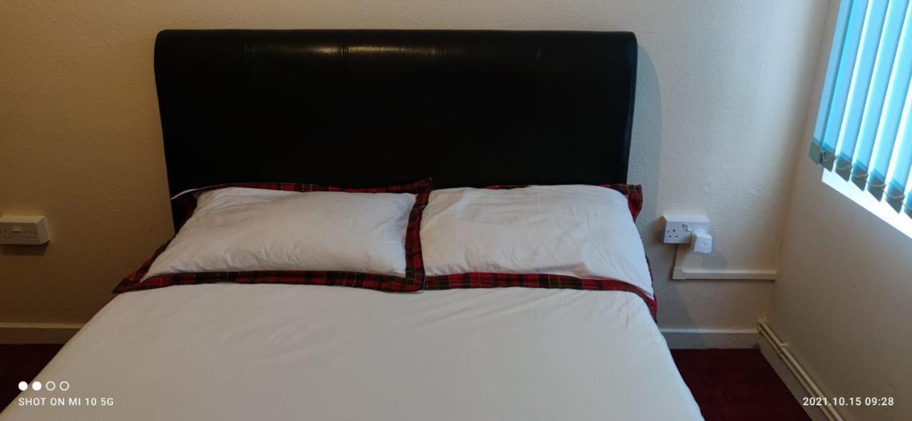 Nice Double Bedroom At Streatham Place Лондон Екстериор снимка
