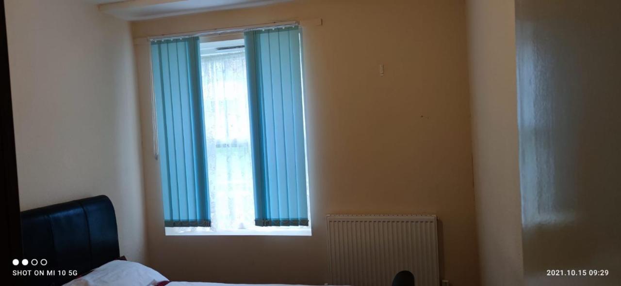 Nice Double Bedroom At Streatham Place Лондон Екстериор снимка